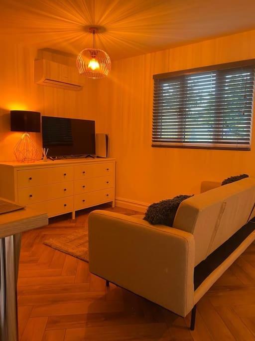 Cozy Cabin With Modern Comforts Wootton  Zewnętrze zdjęcie